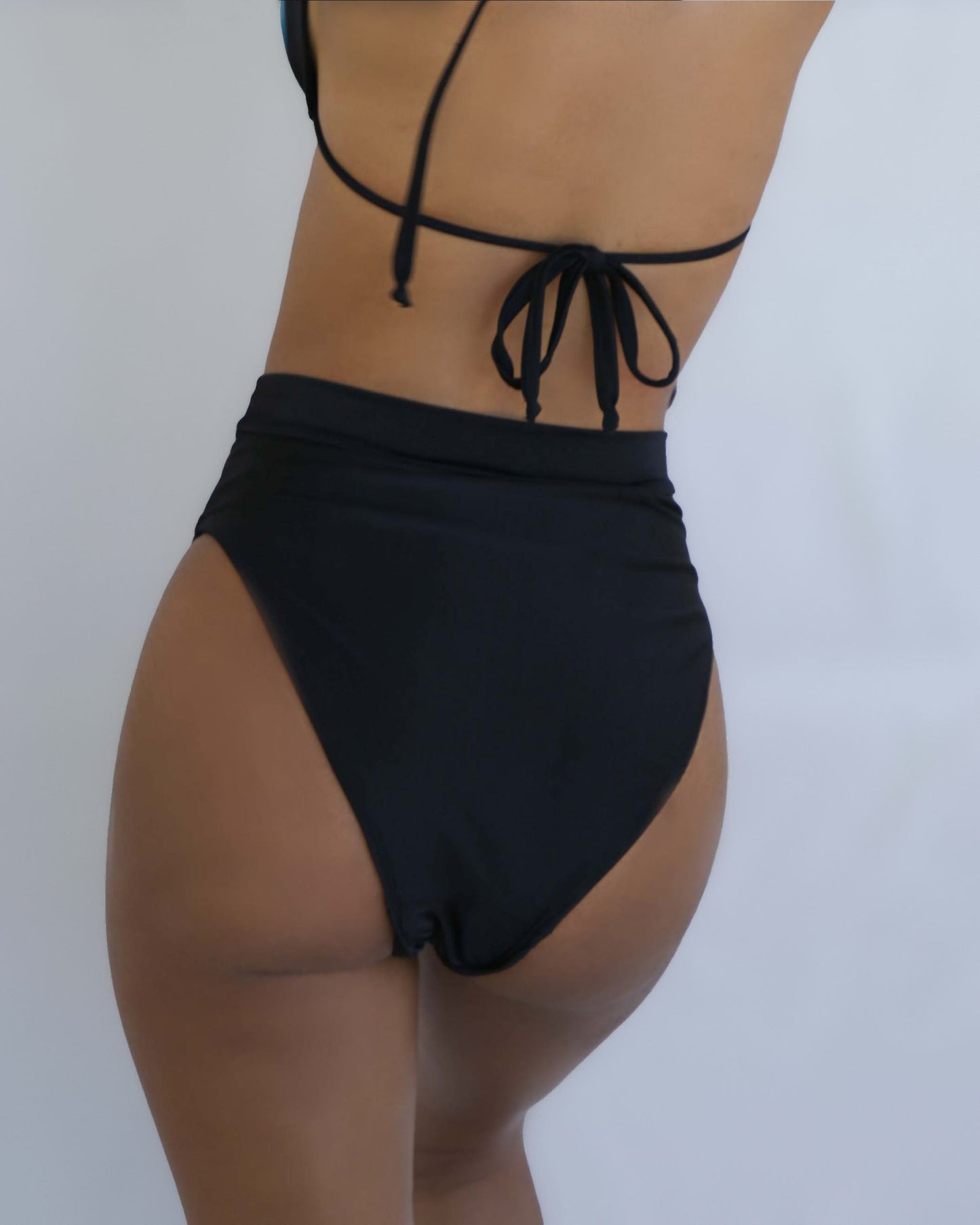 Gloria - Braguita de bikini negra de cintura alta, máxima sujeción y comodidad